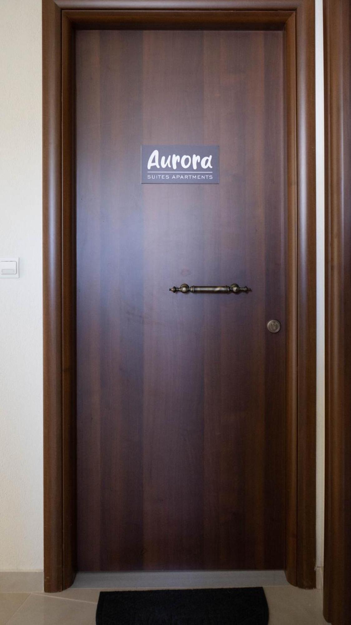 Aurora Suite Apartment カランバカ エクステリア 写真