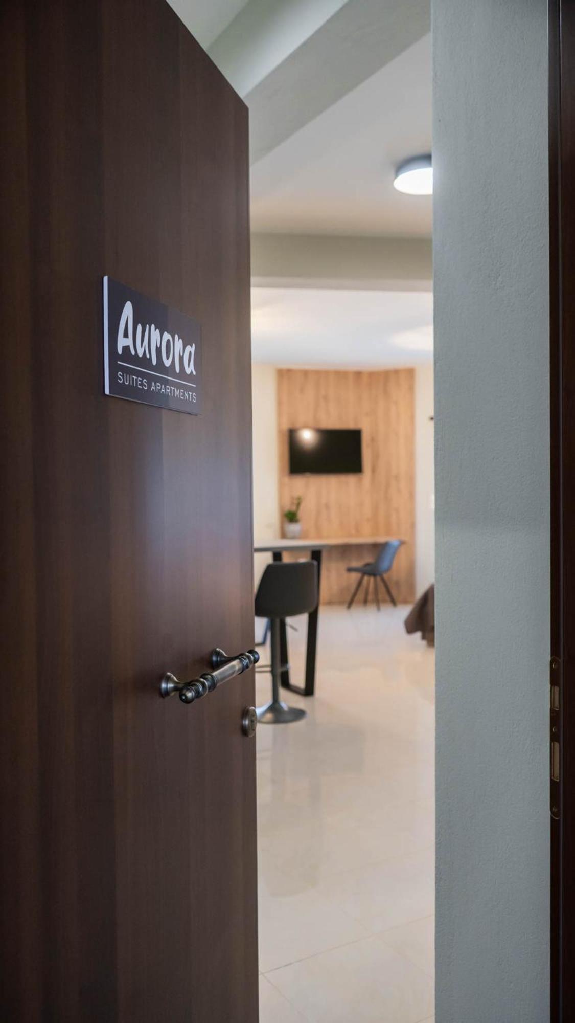 Aurora Suite Apartment カランバカ エクステリア 写真